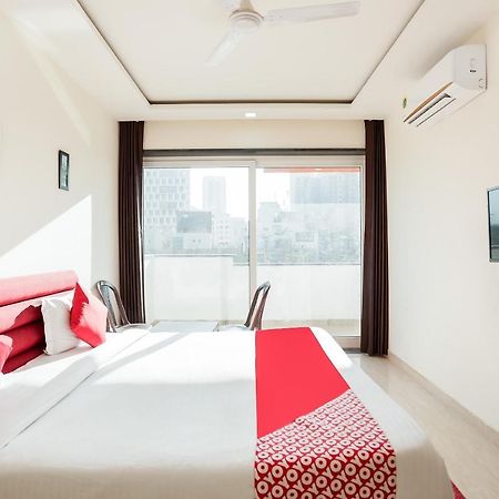 Oyo 65118 Hotel Vatika Gurgaon Buitenkant foto