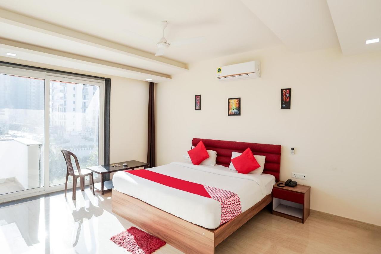 Oyo 65118 Hotel Vatika Gurgaon Buitenkant foto