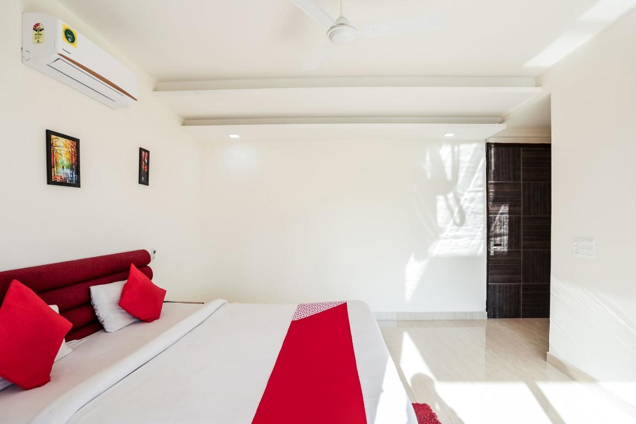 Oyo 65118 Hotel Vatika Gurgaon Buitenkant foto
