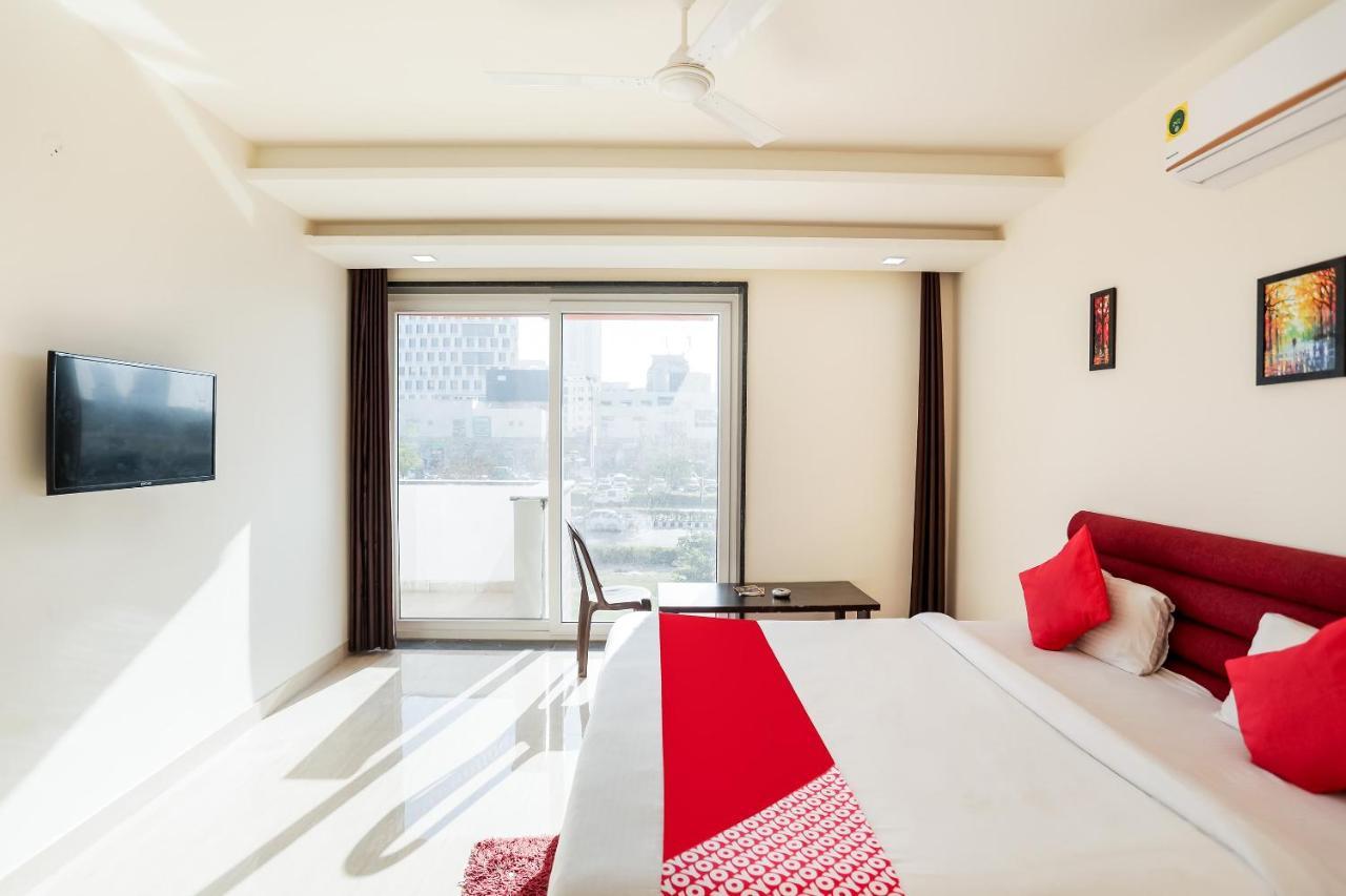 Oyo 65118 Hotel Vatika Gurgaon Buitenkant foto