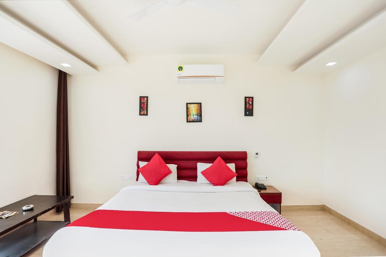 Oyo 65118 Hotel Vatika Gurgaon Buitenkant foto