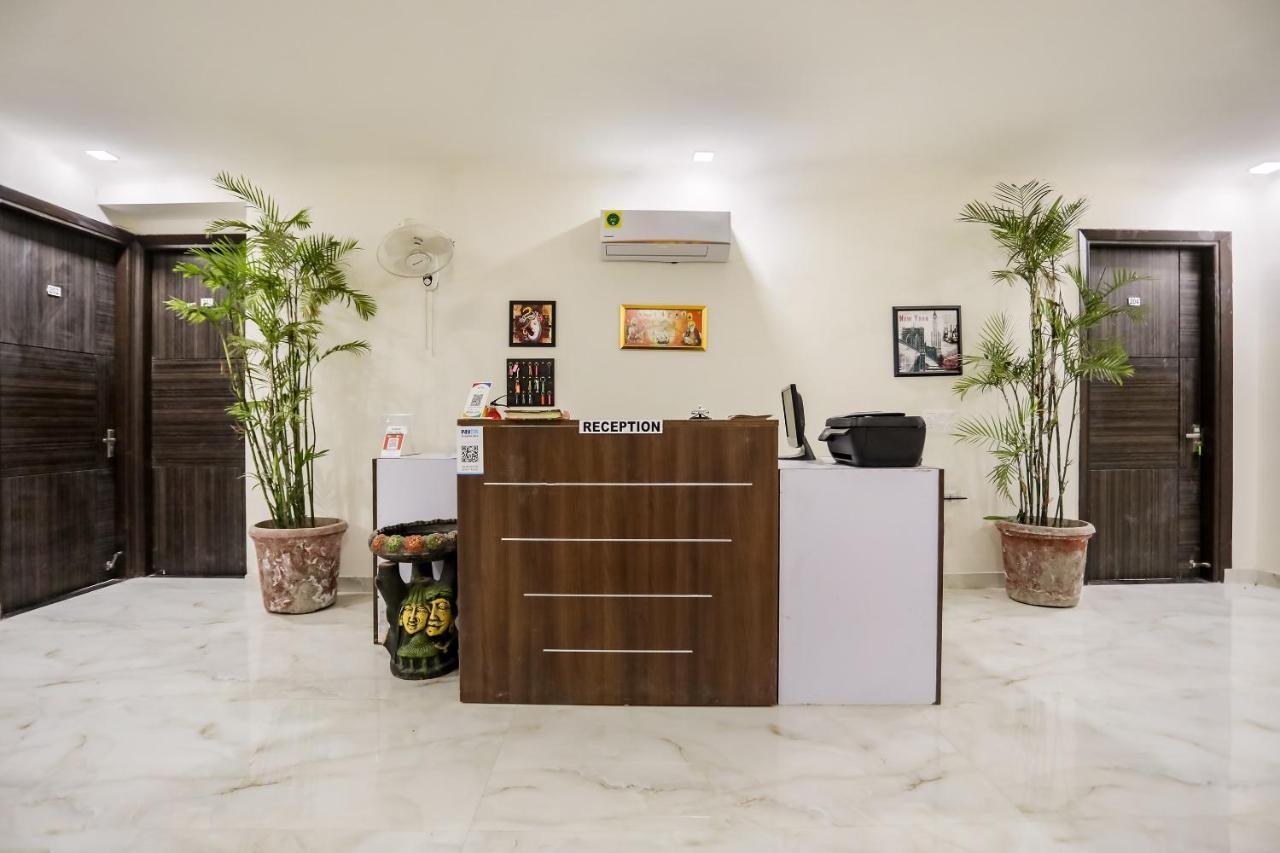 Oyo 65118 Hotel Vatika Gurgaon Buitenkant foto